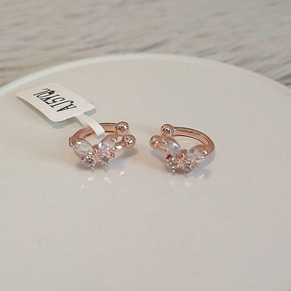 4/$20❤️ BNWT Rose Gold Butterfly Cuff Earrings 🦋
